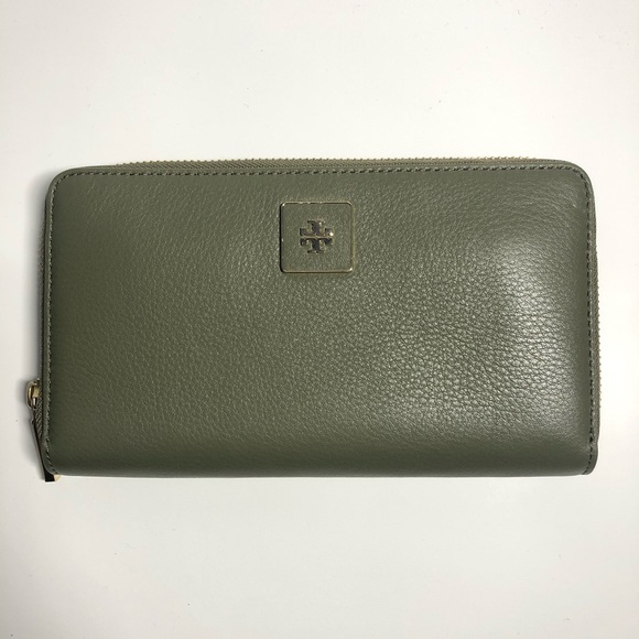 SOLD-NWOT Tory Burch Green Khaki Clara Zip Wallet - Picture 2 of 9